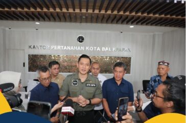 Menteri AHY saat diwawancarai media