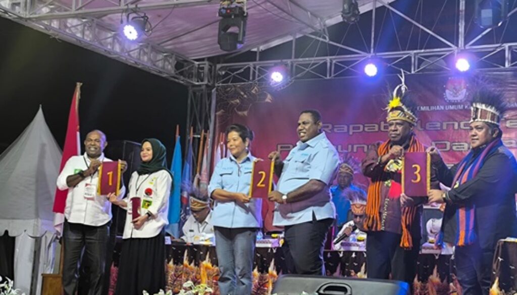 Pasangan Calon Yanni dan Jemmi Esau Maban mendapat nomor urut dua di Pilkada Sarmi Pasangan Calon Yanni dan Jemmi Esau Maban mendapat nomor urut dua di Pilkada Sarmi