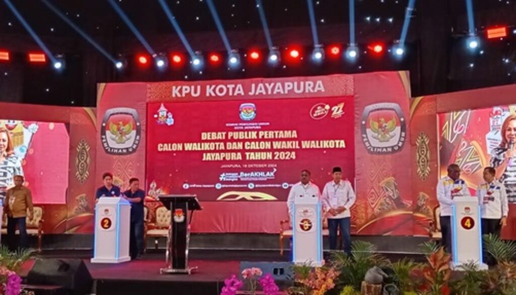 Empat Paslon kandidat Walikota - Wakil Walikota Jayapura tampil memukau dalam debat semalam Empat Paslon kandidat Walikota - Wakil Walikota Jayapura tampil memukau dalam debat semalam