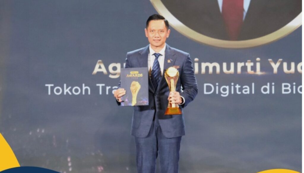 Menteri AHY Dinobatkan sebagai Tokoh Transformasi di Bidang Pertanahan Menteri AHY Dinobatkan sebagai Tokoh Transformasi di Bidang Pertanahan