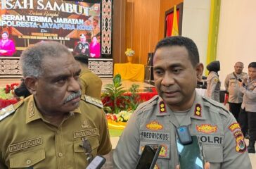 Kapolresta Jayapura Kota AKBP Fredrickus W.A. Maclarimboen dan Walikota Jayapura Abisai Rollo. (foto : Humas Polresta Jayapura)