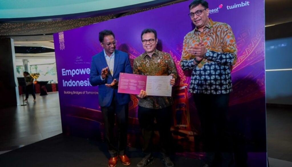 Wamen Komunikasi dan Digital Republik Indonesia Nezar Patria didampingi para petinggi IOH diacara perluncuran Wamen Komunikasi dan Digital Republik Indonesia Nezar Patria didampingi para petinggi IOH diacara perluncuran